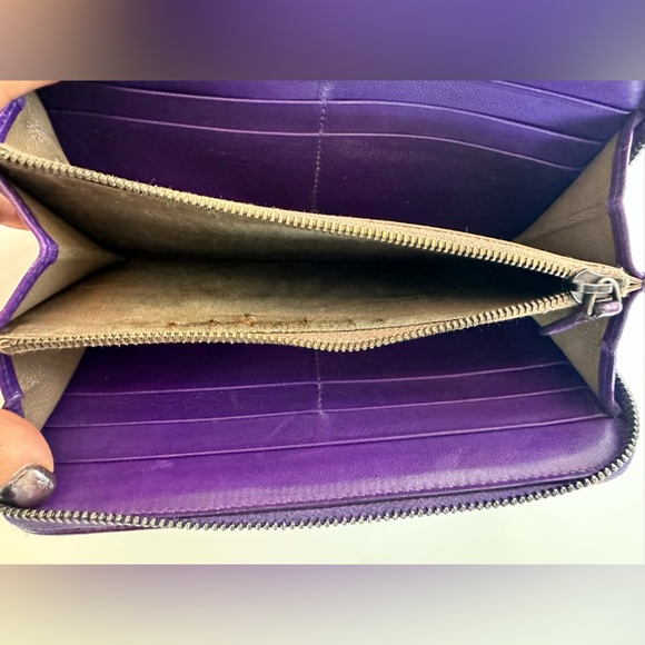 Bottega Venetta Purple Zippy Wallet - Picture 5 of 8